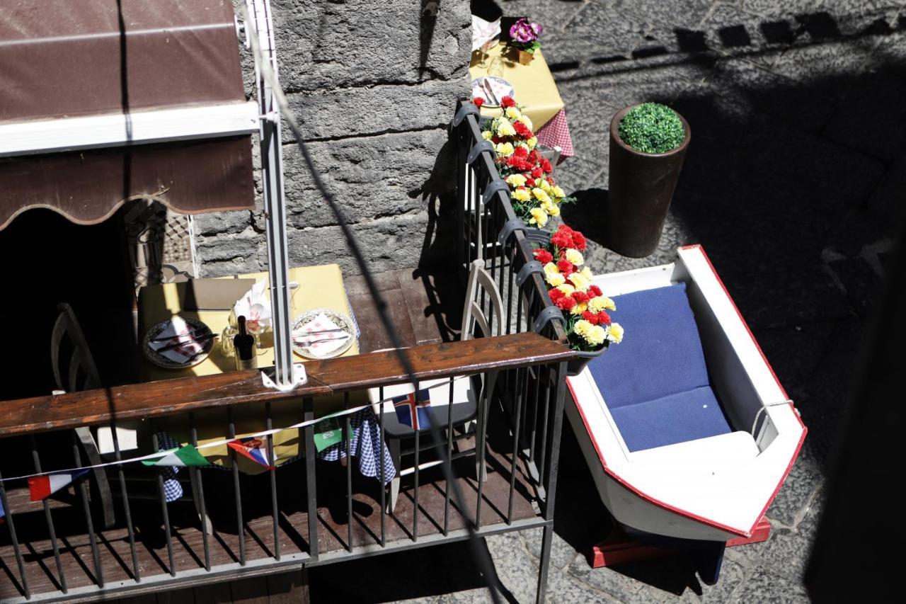O' Panaro Ai Quartieri Spagnoli By Wonderful Italy Naples Exterior photo